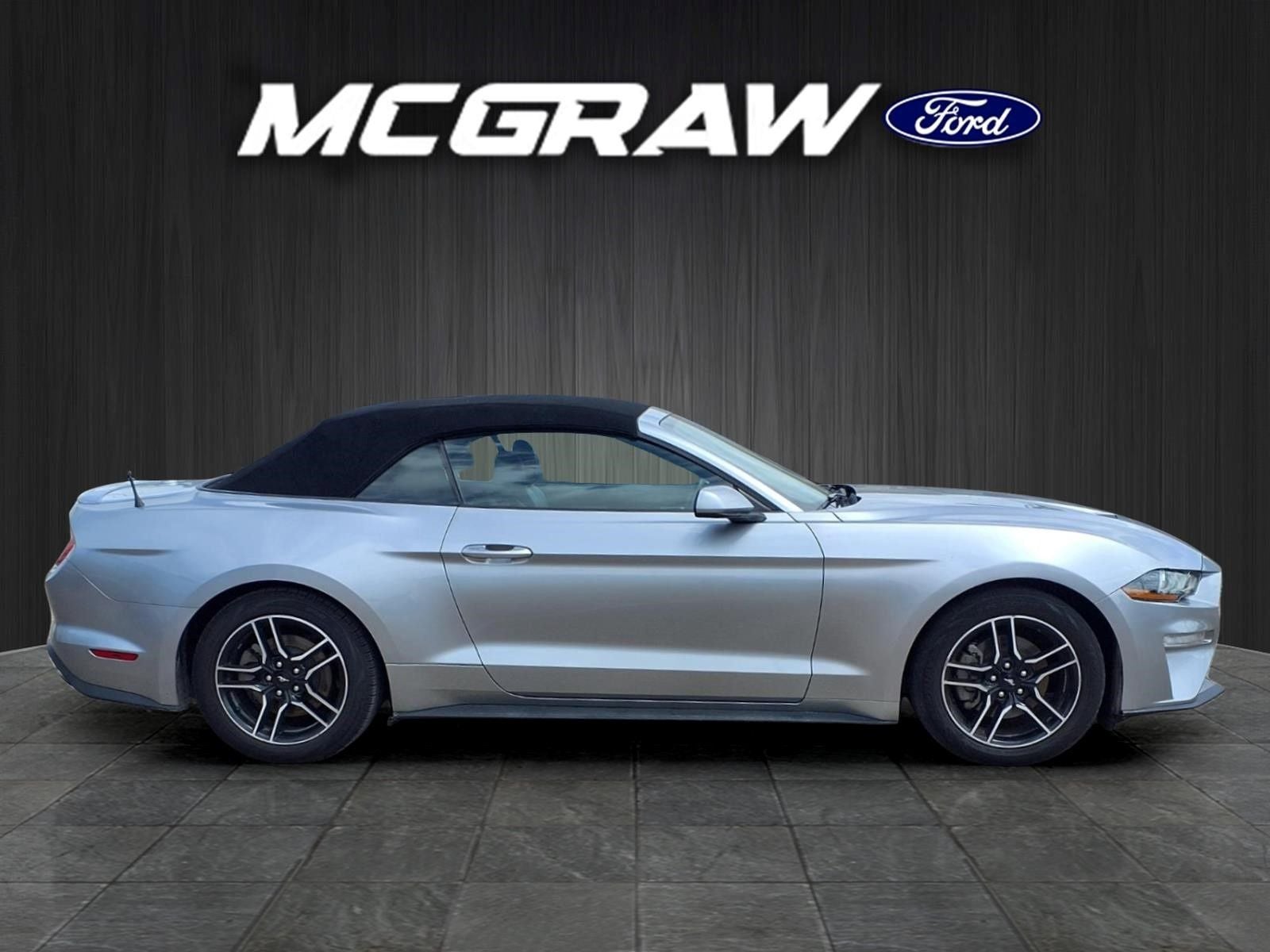 2023 Ford Mustang — detail view