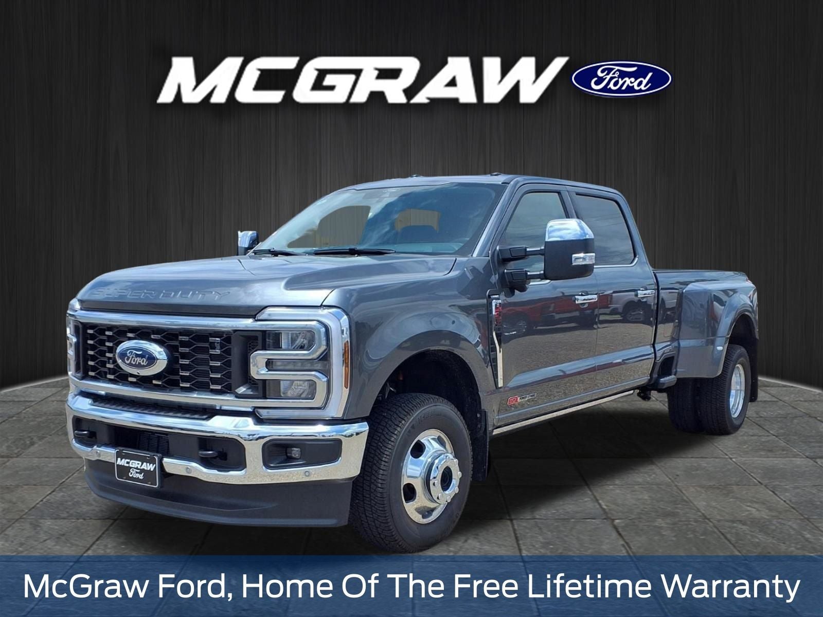 2026 Ford Super Duty F-350 Lariat in Carbonized Gray Metallic — front three-quarter view